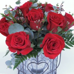 Bouquet de Roses Sant Valentí en base metàl·lica